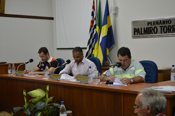 Mesa Diretora durante a apresentação das indicações que foram despachadas ao prefeito